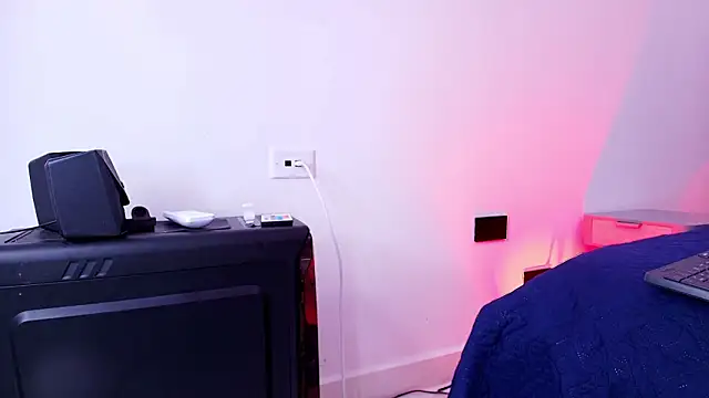 Snapshot of freyhasmith_ chatting on March 5, 3:02 am freyhasmith online show from March 5, 3:02 am