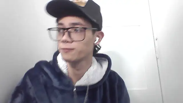 Snapshot of Santi_Princex chatting on February 27, 6:24 am Santi Princex online show from February 27, 6:24 am