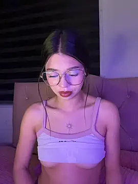 Snapshot of Deva_00 chatting on March 2, 7:15 am Deva 00 online show from March 2, 7:15 am