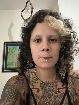 taisisilva online show from February 11, 2:16 am