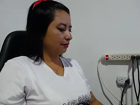 SharonSchmitt  online show from February 10, 3:43 am