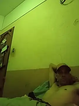 Snapshot of segnini21 chatting on May 22, 3:02 am segnini21 online show from May 22, 3:02 am