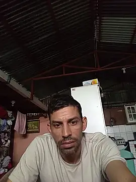 Snapshot of segnini21 chatting on June 5, 7:30 pm segnini21 online show from June 5, 7:30 pm