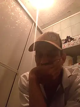 Snapshot of segnini21 chatting on June 11, 1:49 am segnini21 online show from June 11, 1:49 am