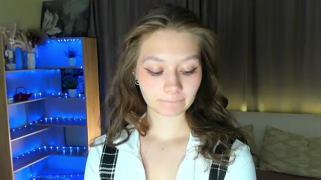 HolliBillig online show from March 29, 7:03 pm