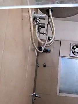 Snapshot of sexysilmy chatting on March 4, 6:19 am sexysilmy online show from March 4, 6:19 am