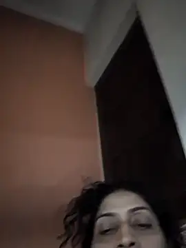 Snapshot of sexysilmy chatting on March 17, 6:22 pm sexysilmy online show from March 17, 6:22 pm