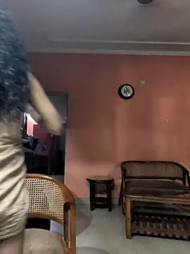 Snapshot of sexysilmy chatting on March 18, 6:27 am sexysilmy online show from March 18, 6:27 am