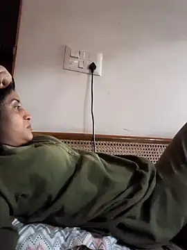 Snapshot of sexysilmy chatting on March 29, 8:14 am sexysilmy online show from March 29, 8:14 am