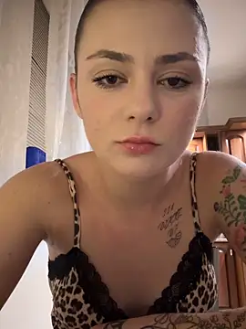 alwayshornyvivi online show from February 11, 9:09 pm