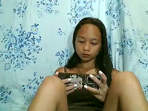 Snapshot of Asianpinay_Skinny1818 chatting on April 8, 11:54 am Asianpinay Skinny1818 online show from April 8, 11:54 am