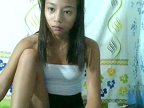 Snapshot of Asianpinay_Skinny1818 chatting on April 28, 2:27 am Asianpinay Skinny1818 online show from April 28, 2:27 am