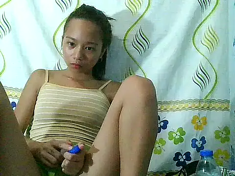 Snapshot of Asianpinay_Skinny1818 chatting on May 1, 10:36 pm Asianpinay Skinny1818 online show from May 1, 10:36 pm