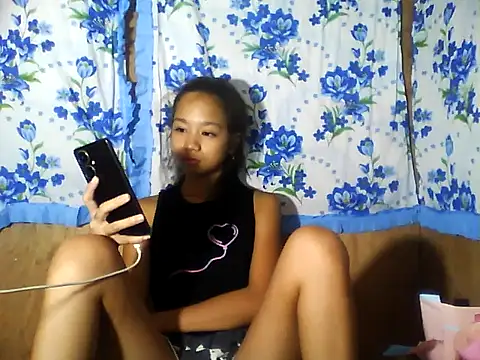 Snapshot of Asianpinay_Skinny1818 chatting on May 15, 9:44 pm Asianpinay Skinny1818 online show from May 15, 9:44 pm