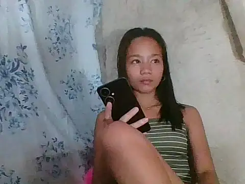 Snapshot of Asianpinay_Skinny1818 chatting on May 19, 11:33 pm Asianpinay Skinny1818 online show from May 19, 11:33 pm