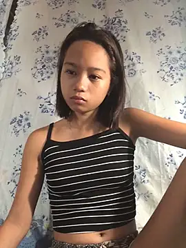 Snapshot of Asianpinay_Skinny1818 chatting on June 1, 10:00 pm Asianpinay Skinny1818 online show from June 1, 10:00 pm