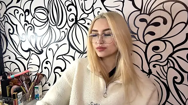 Kat Catherine online show from February 10, 7:40 pm