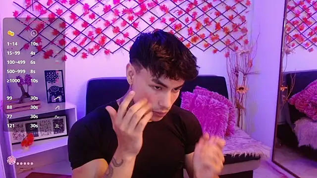 IanWest  online show from June 18, 8:46 pm