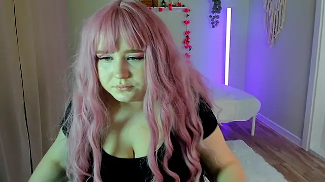 Kathleen Graham online show from February 11, 1:10 am