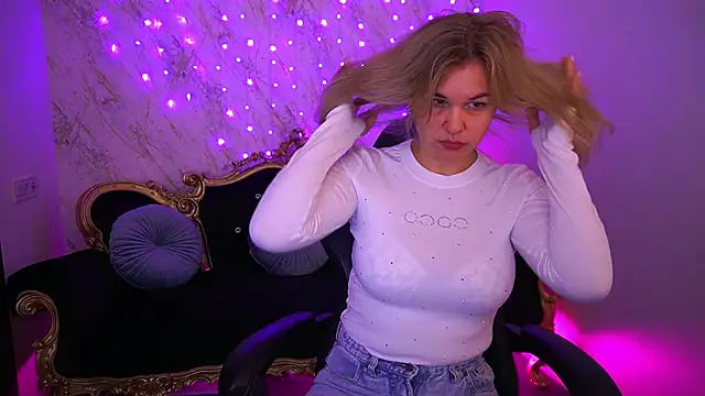 AliiciaMoon online show from February 11, 2:55 pm