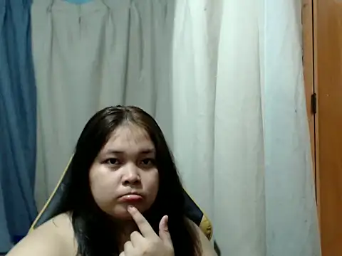 Snapshot of xia_xoxo_ chatting on May 4, 12:17 am xia xoxo online show from May 4, 12:17 am