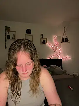 Maryjane-Spidermann online show from March 28, 6:51 pm