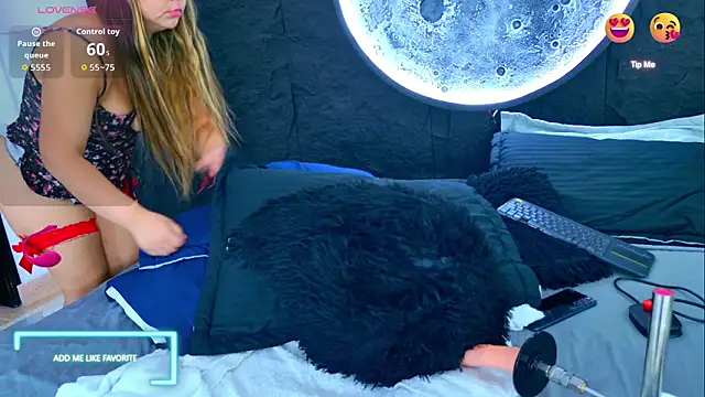 Snapshot of MaddissonWhite chatting on March 12, 8:48 pm MaddissonWhite online show from March 12, 8:48 pm