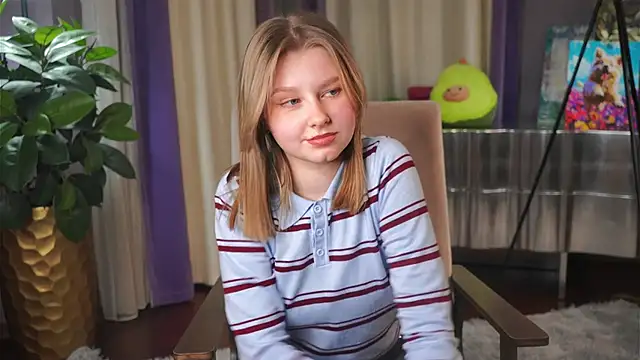 MaryDanielss online show from February 12, 1:39 pm