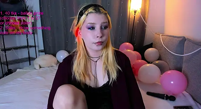 WarmAtEdges online show from February 18, 2:35 pm