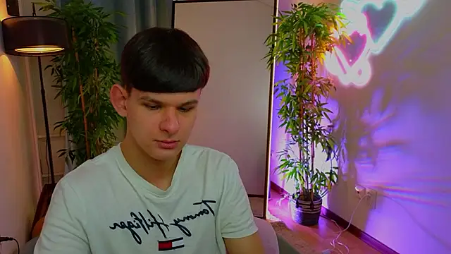  jamesgray  online show from February 13, 2:57 pm