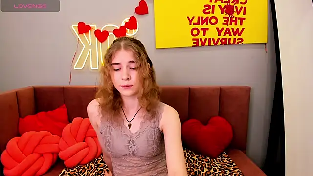 LucySerene online show from February 12, 8:20 am