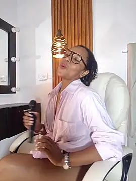 samaraa smith1 online show from June 4, 12:33 pm