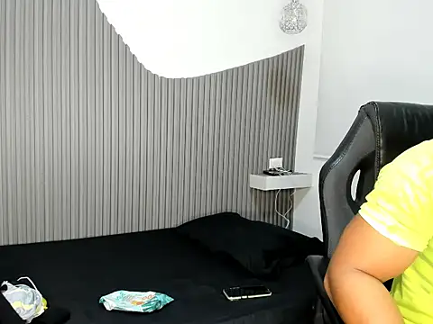 Snapshot of Rose_blonde__ chatting on June 4, 3:12 am Rose blonde online show from June 4, 3:12 am