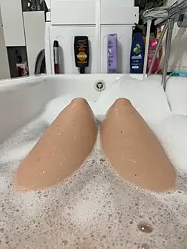 Snapshot of Ninimaus chatting on March 25, 8:37 pm Ninimaus online show from March 25, 8:37 pm