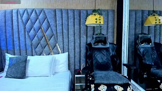 CloheBell online show from March 13, 7:42 pm