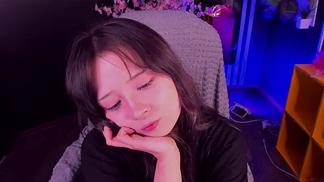 May Ling online show from July 30, 11:09 am