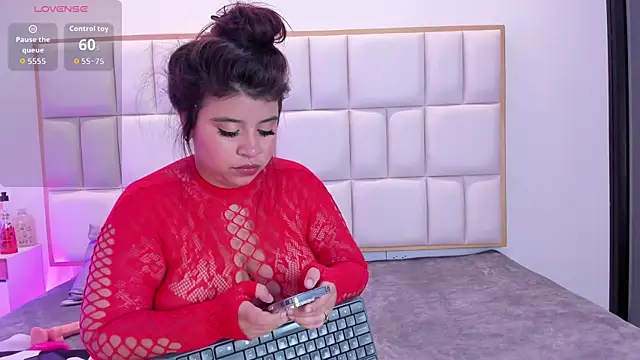 abigail johnson online show from April 29, 2:59 am