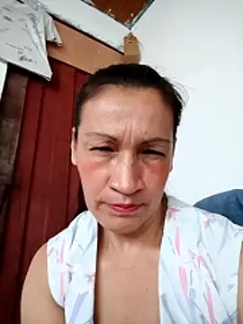 Snapshot of Layla_Zaid chatting on February 25, 1:54 pm Layla Zaid online show from February 25, 1:54 pm