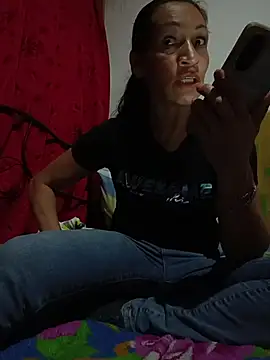 Snapshot of Layla_Zaid chatting on March 12, 12:50 am Layla Zaid online show from March 12, 12:50 am