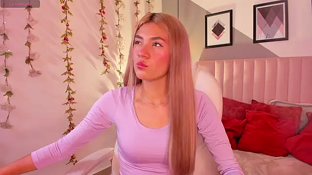 Snapshot of Chris_Velvett chatting on March 18, 8:56 pm Chris Velvett online show from March 18, 8:56 pm