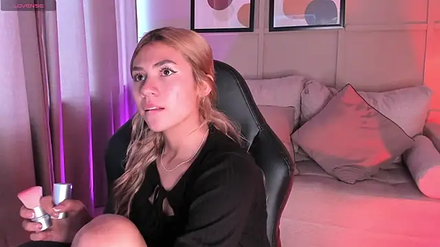 Snapshot of Chris_Velvett chatting on March 25, 8:48 pm Chris Velvett online show from March 25, 8:48 pm