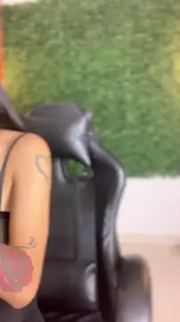 Snapshot of ImValentinaHotXXX chatting on March 28, 4:17 pm ImValentinaHotXXX online show from March 28, 4:17 pm