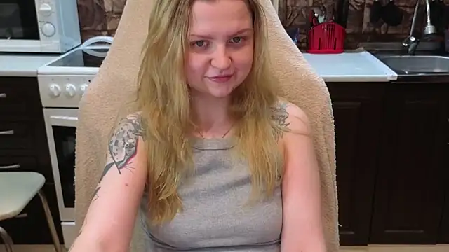 AnitaXVine online show from June 29, 9:04 pm