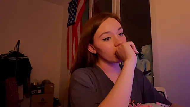 Snapshot of GhostLane chatting on March 29, 10:54 pm GhostLane online show from March 29, 10:54 pm