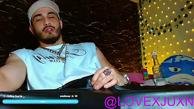 Snapshot of LovexJuxn8 chatting on June 7, 12:15 am LovexJuxn8 online show from June 7, 12:15 am