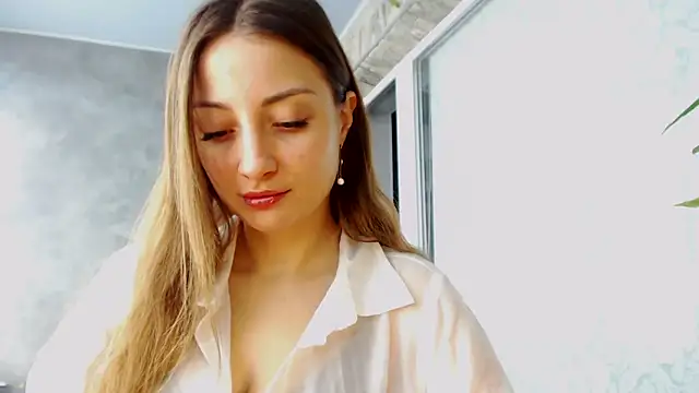 PearlMe online show from March 23, 7:56 am