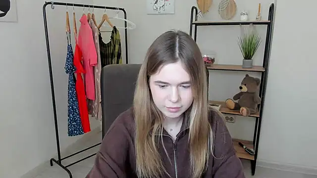 Snapshot of EleanorConnerr chatting on February 13, 2:35 pm EleanorConnerr online show from February 13, 2:35 pm