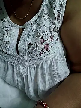 Snapshot of Joyti_07 chatting on March 31, 5:02 pm Joyti 07 online show from March 31, 5:02 pm