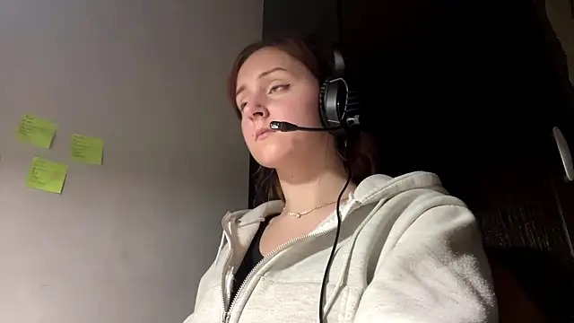 WendieFranzeo online show from February 17, 6:58 pm