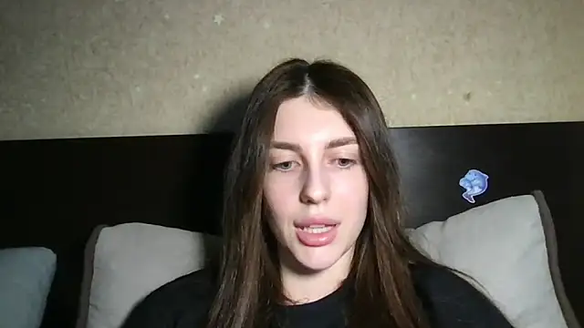 lipsylollyy online show from February 11, 2:44 pm